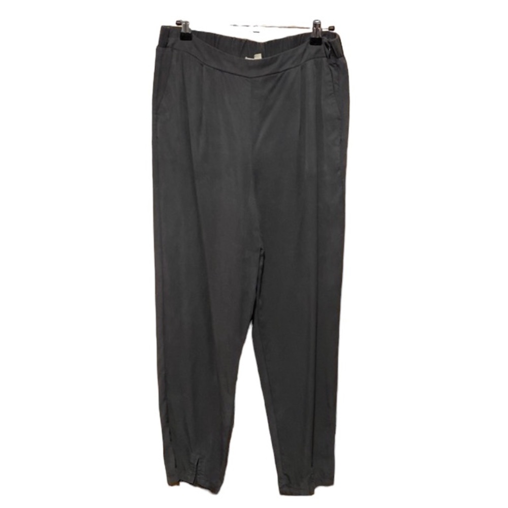 Elegant Black Women's Cropped Pants